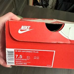 WOMENS 7.5 VAPORMAX PLUS used